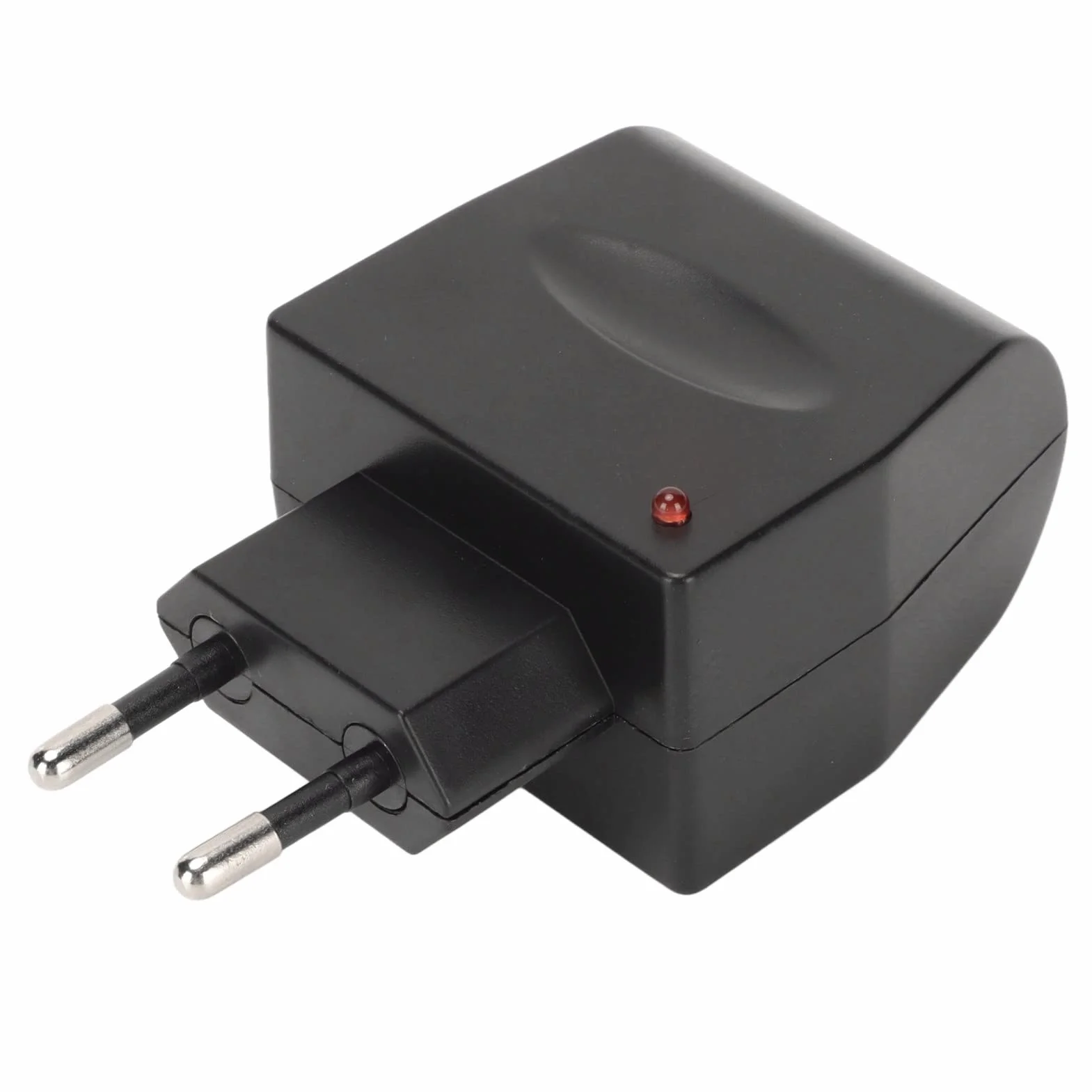 Adapter do Zasilacza AC na DC 12V Konwerter Wtyczki ściennej z Gniazdem Zapalniczki i Wskaźnikiem ładowania LED, do Elektroniki w Małym Samochodzie (Wtyczka UE)